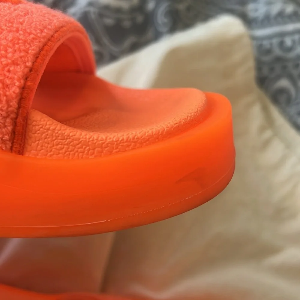 Shoes - Picture 3 of 4